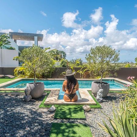 Lama Y Solo Unique Private Room Walking Distance To The Beach Palm Beach Exterior photo