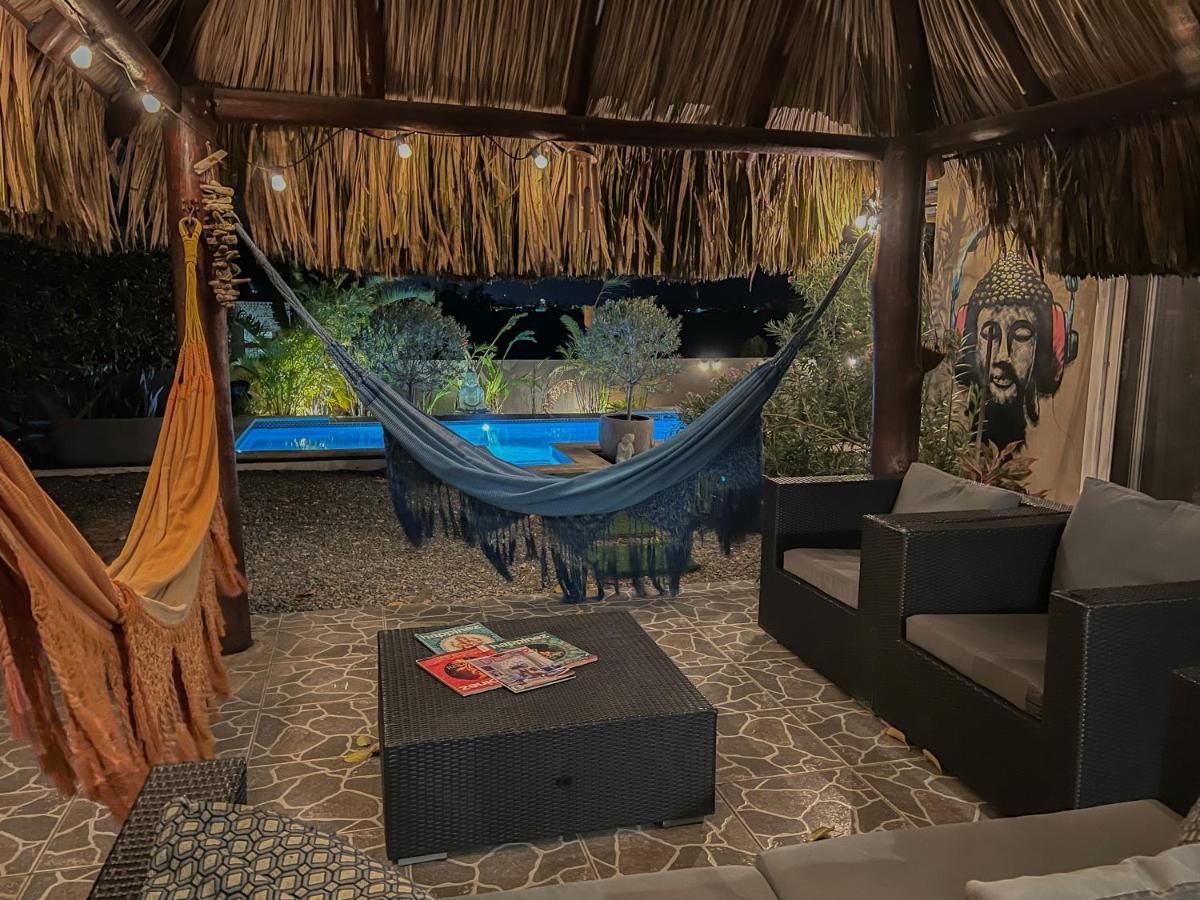 Lama Y Solo Unique Private Room Walking Distance To The Beach Palm Beach Exterior photo