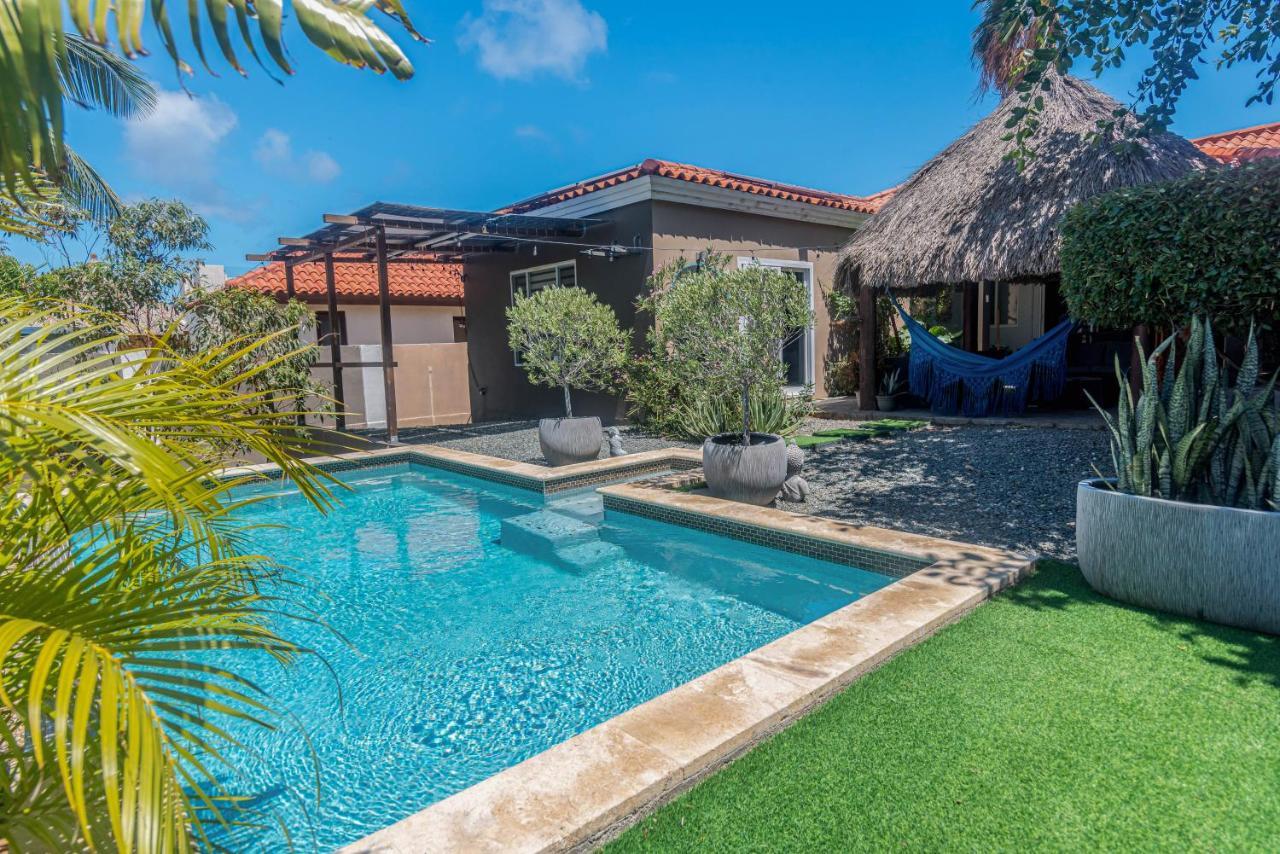 Lama Y Solo Unique Private Room Walking Distance To The Beach Palm Beach Exterior photo